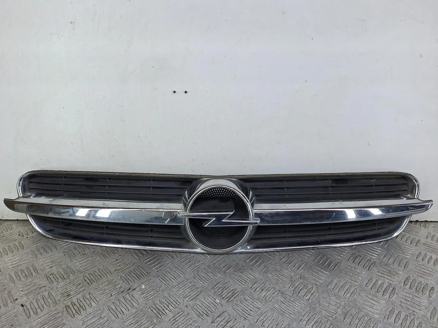 Решетка радиатора к Opel Vectra 2002