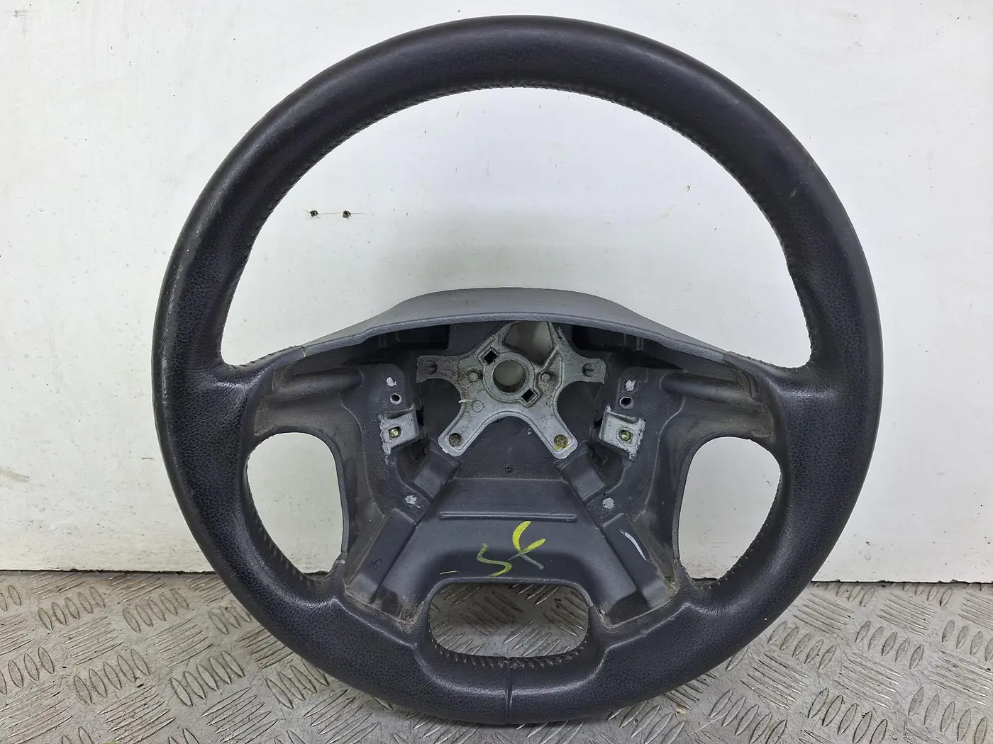Руль к Volvo V70 2001