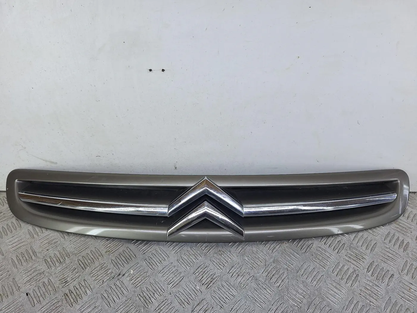 Решетка радиатора к Citroen Xsara Picasso 2009