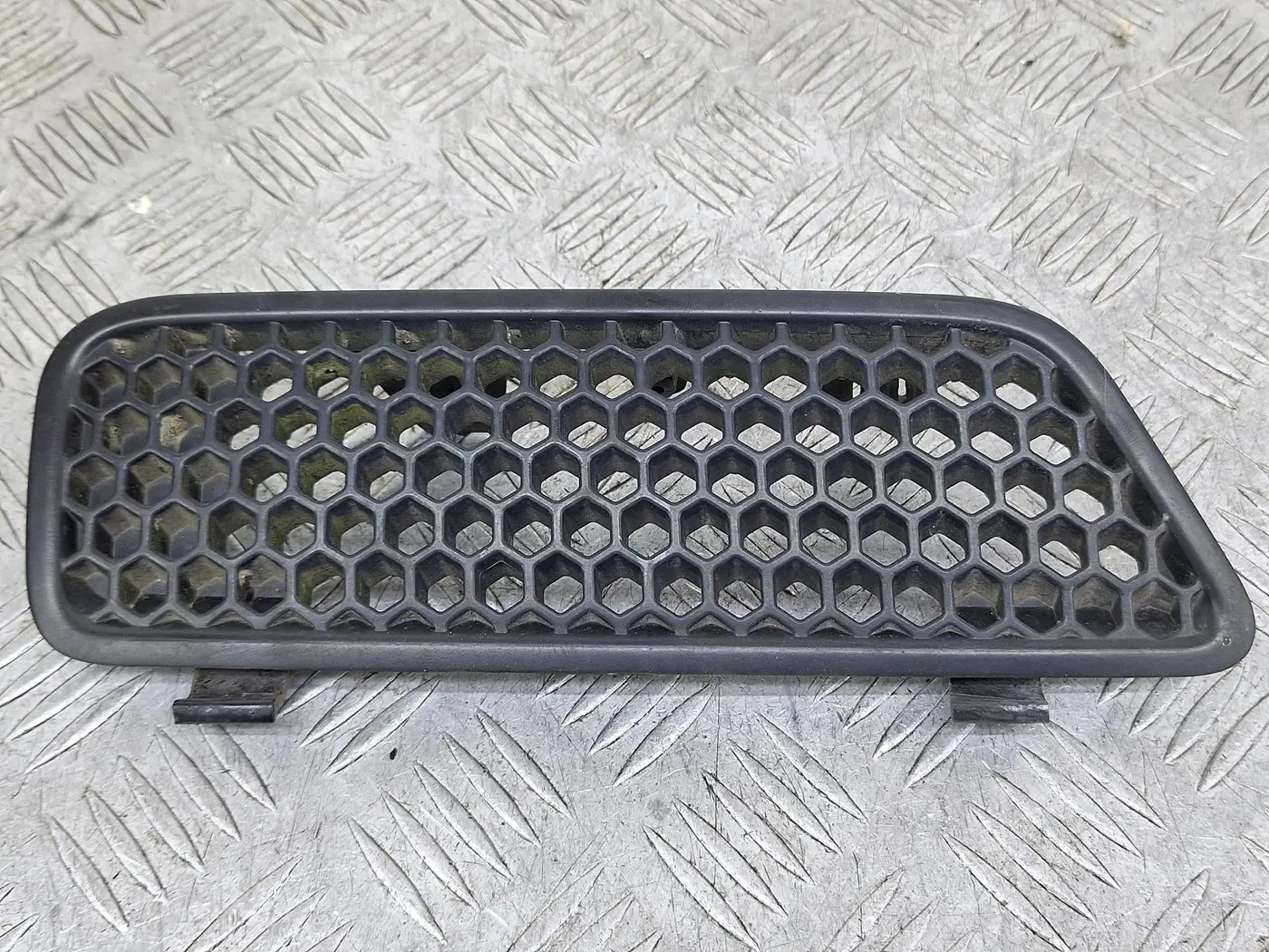 Решетка радиатора к Renault Scenic 2002