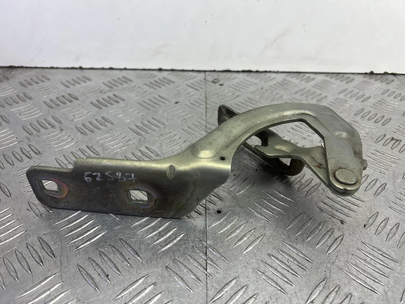 Петля капота правая к Renault Scenic 2002