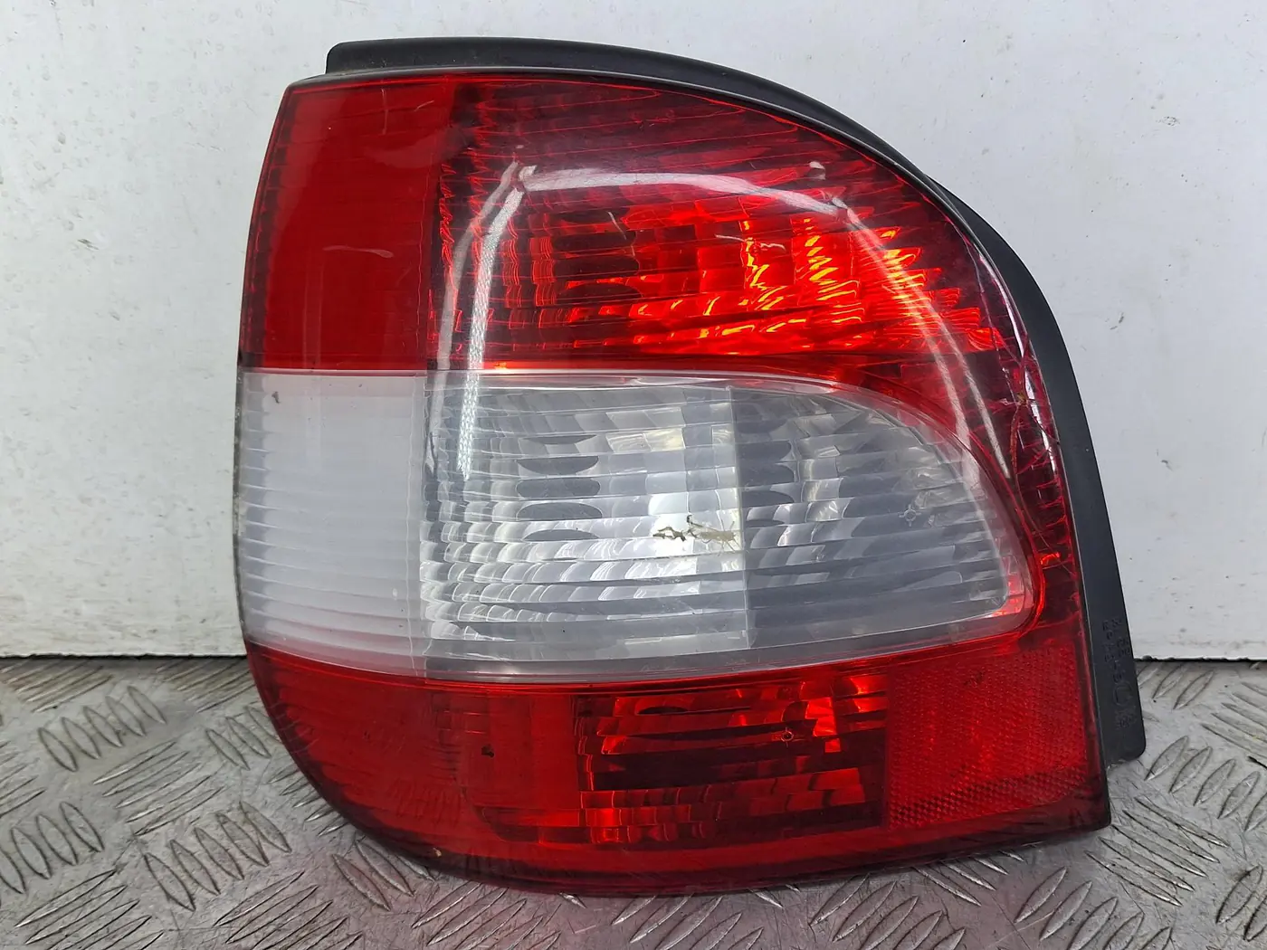 Фонарь задний левый к Renault Scenic 2002