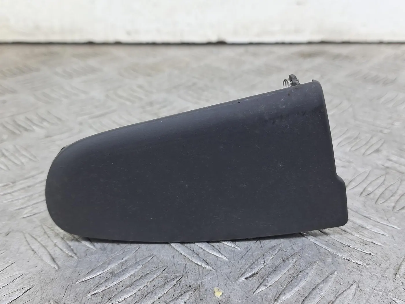 Пепельница к Volkswagen Golf 2007