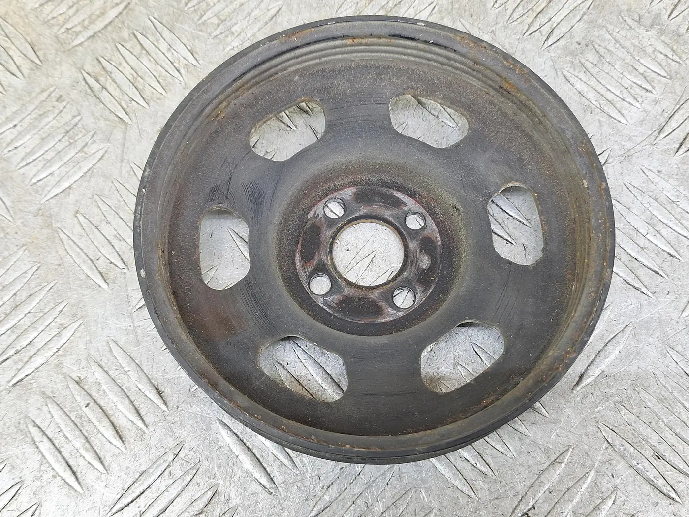 Шкив помпы к Opel Agila 2012