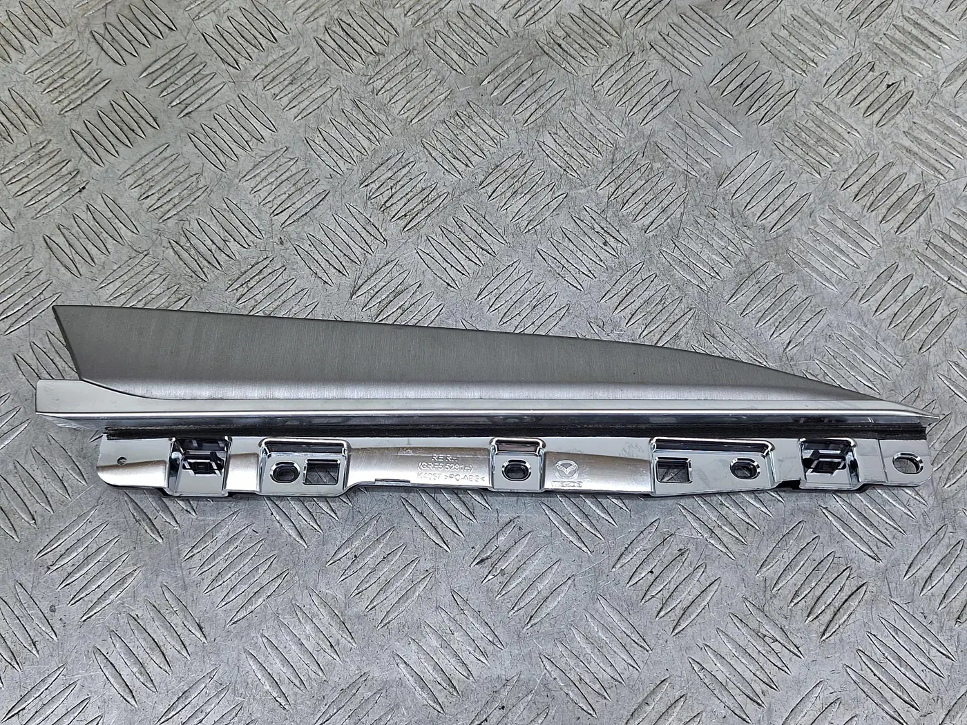 Накладка двери задней правой к Mazda 6 2020