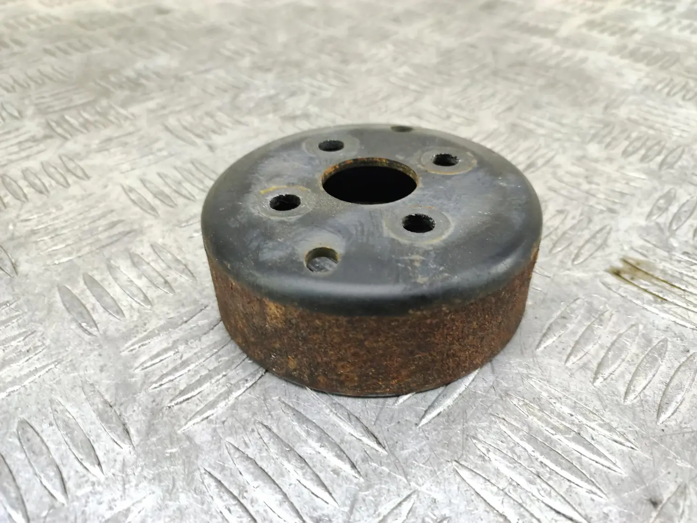 Шкив помпы к Toyota RAV 4 2007