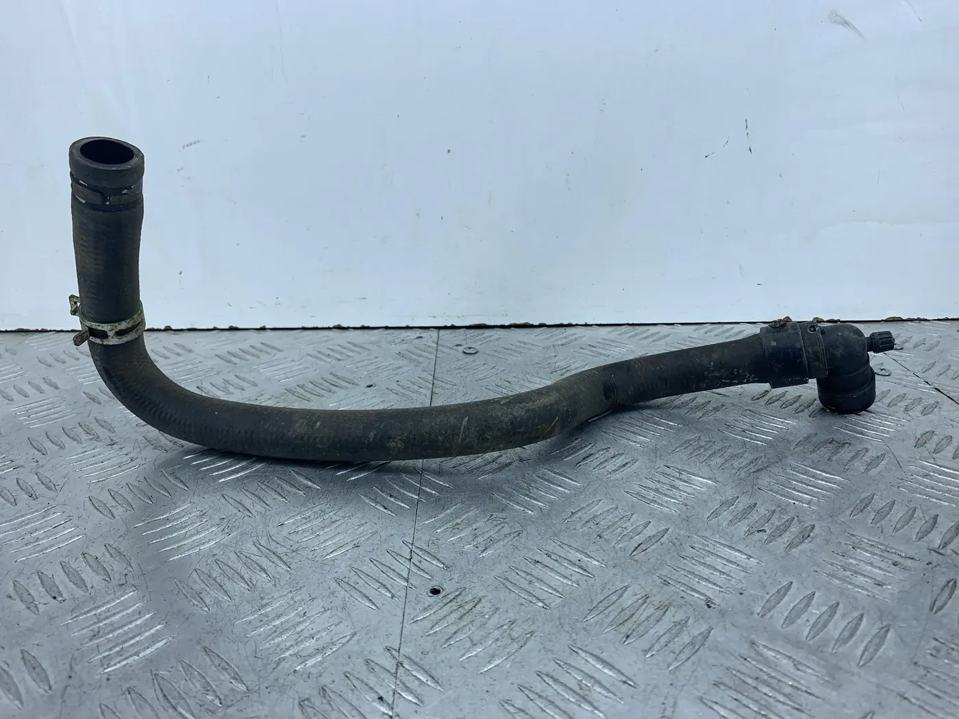 Патрубок к Peugeot 307 2003