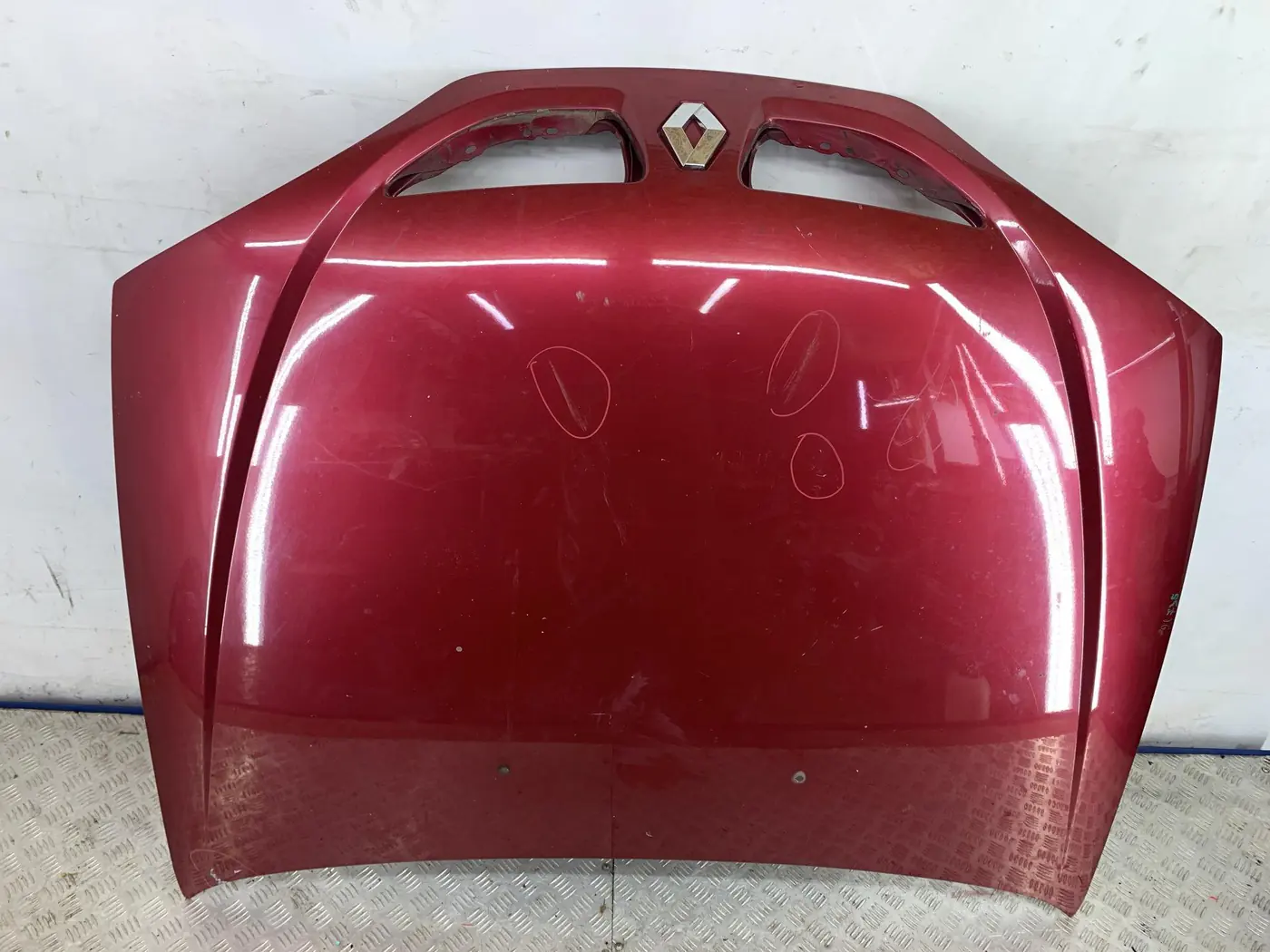 Капот к Renault Megane 2001