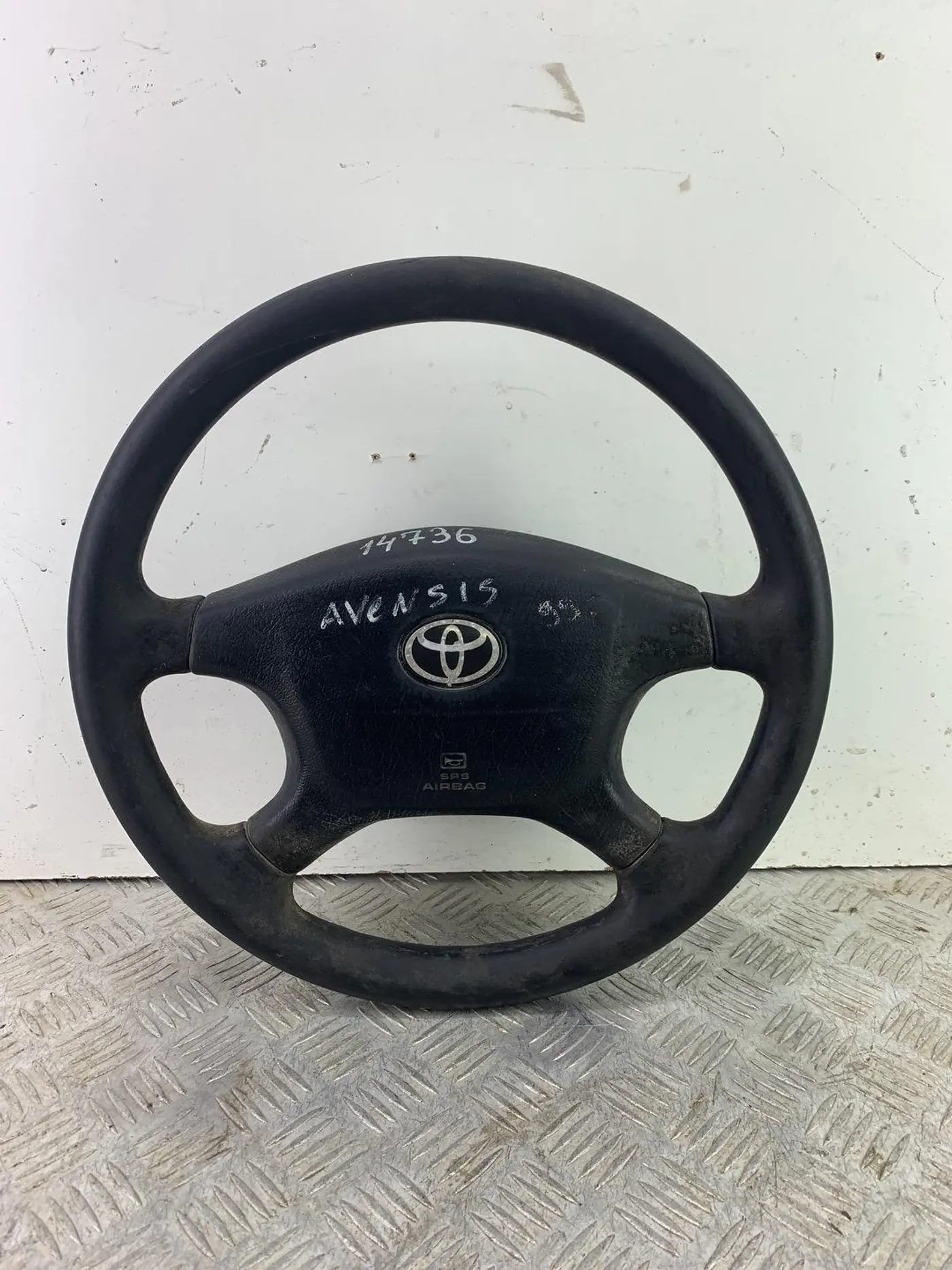 Руль к Toyota Avensis 1999