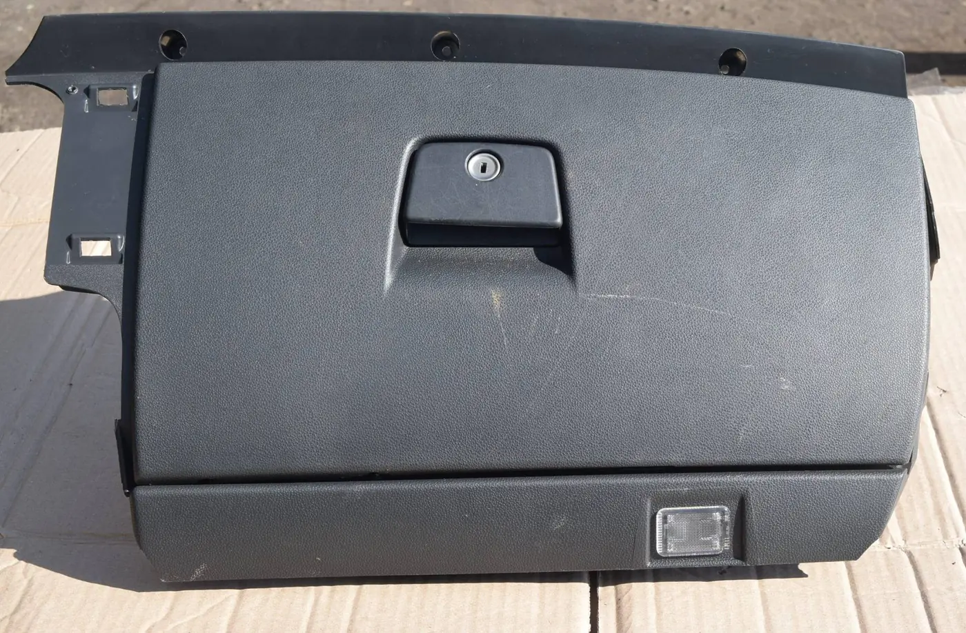 Бардачок к Volvo V50 2010