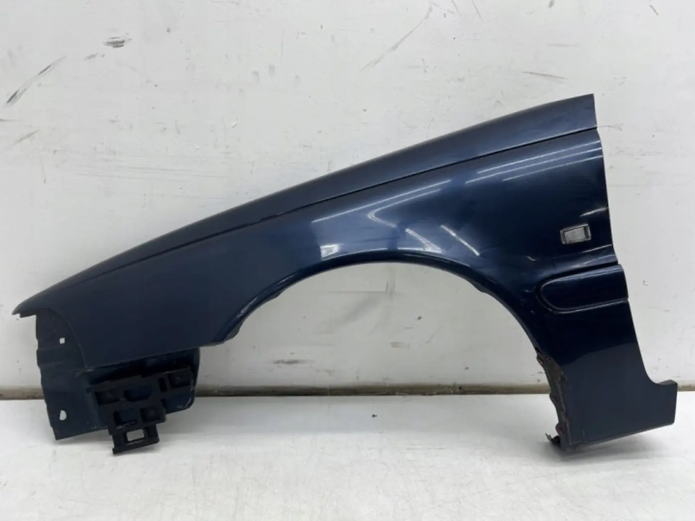 Крыло переднее левое к Volvo C70 1997