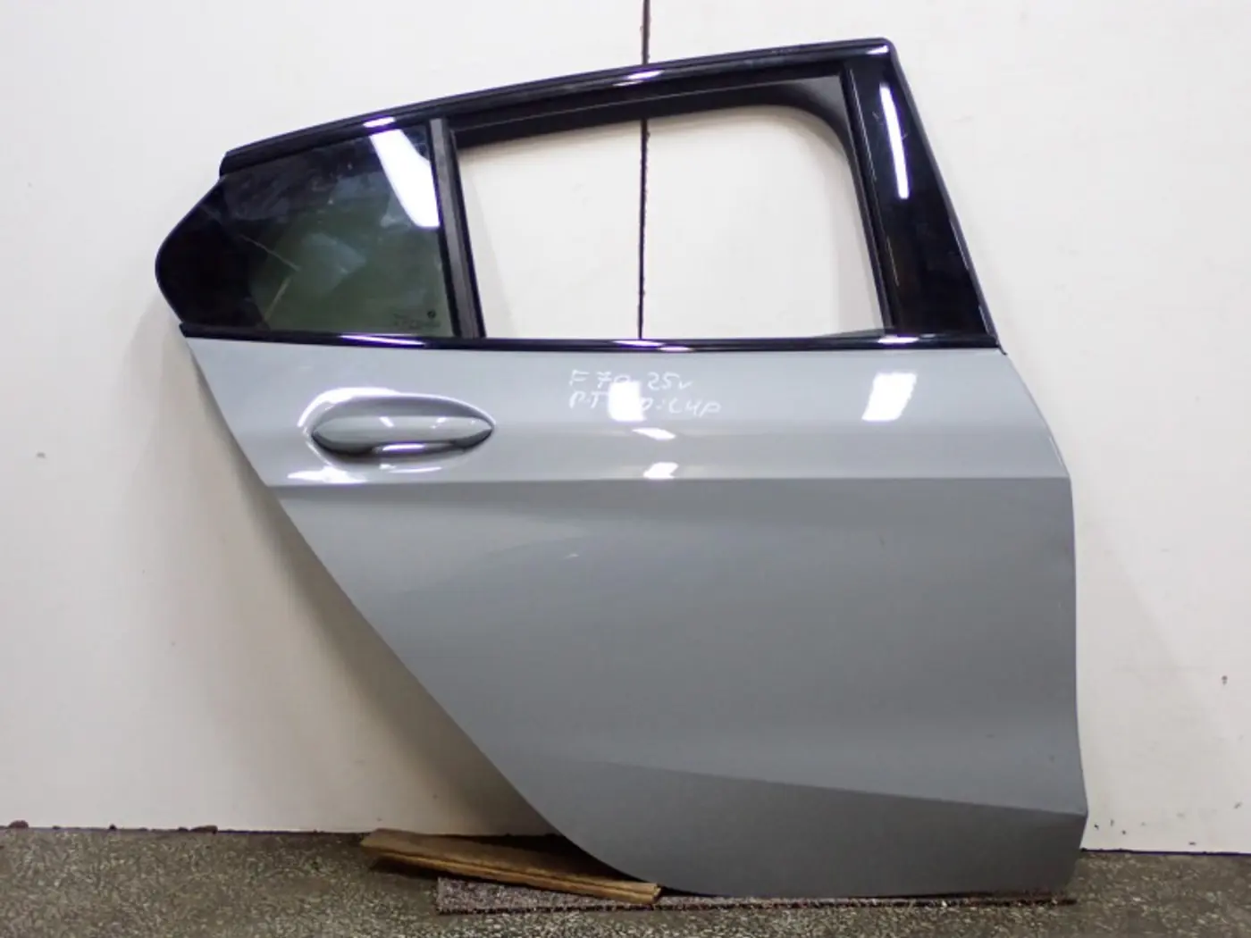 Дверь задняя правая к BMW Z1 2025