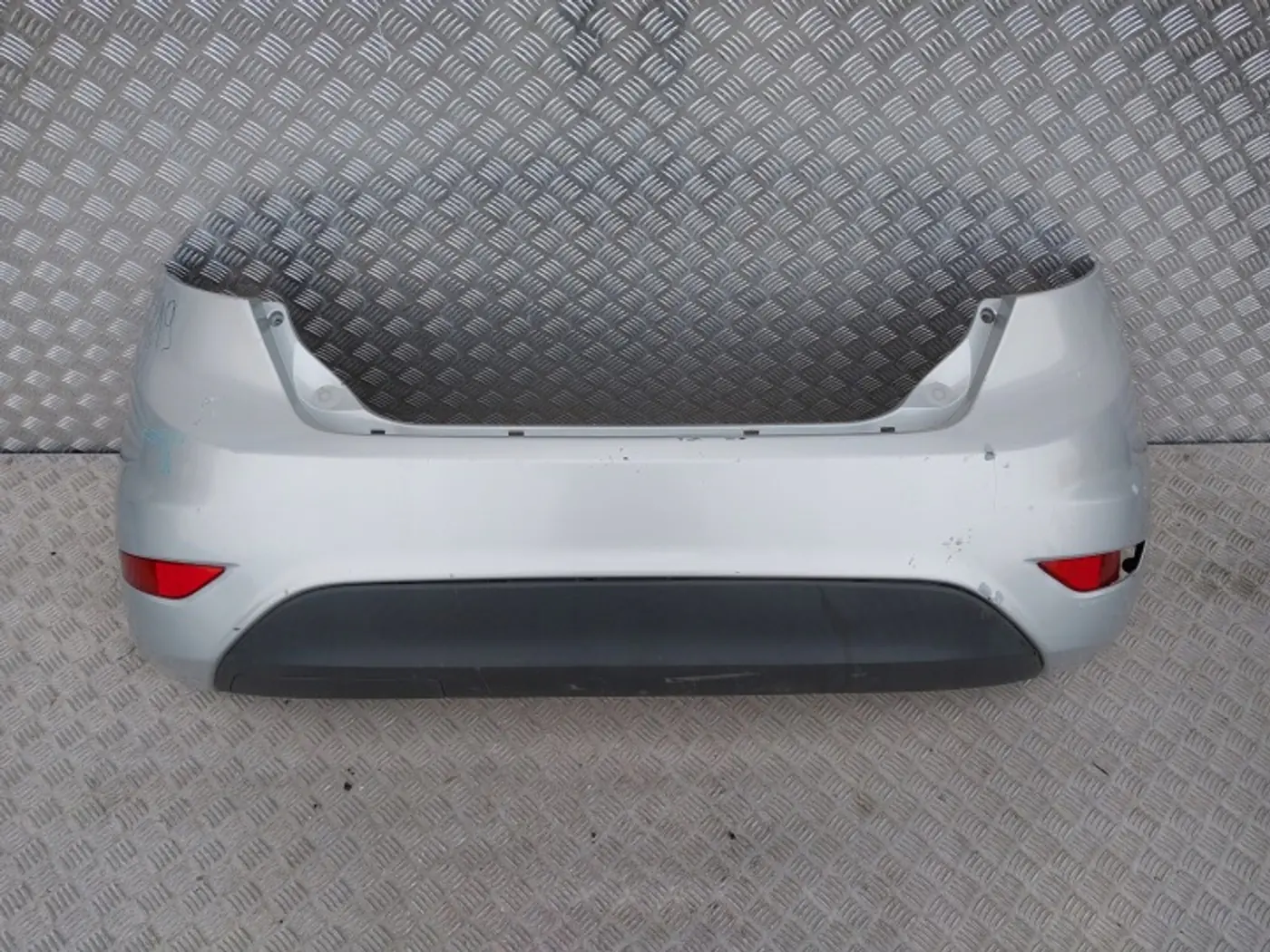 Бампер задний к Ford Fiesta 2001