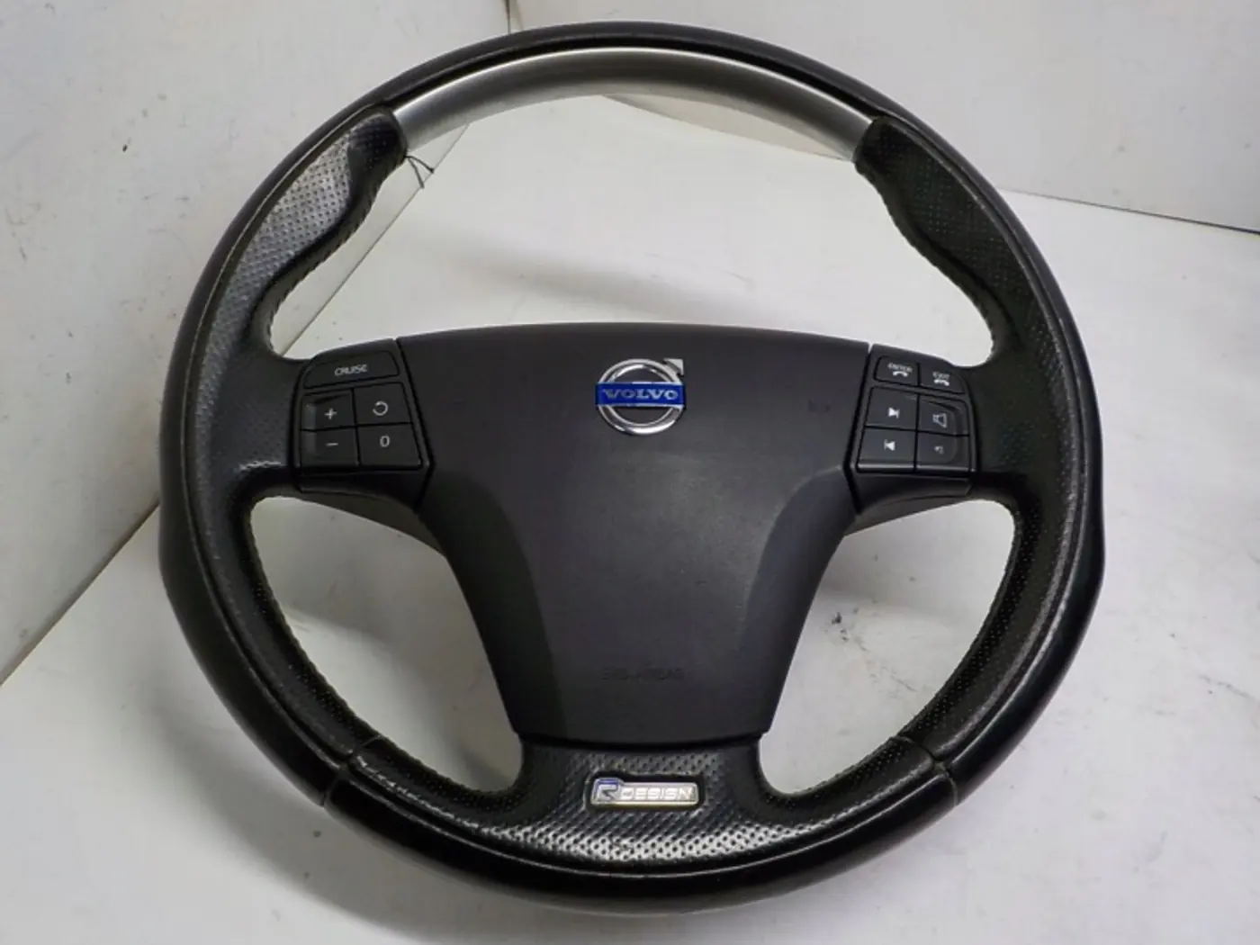 Руль к Volvo C70 2005
