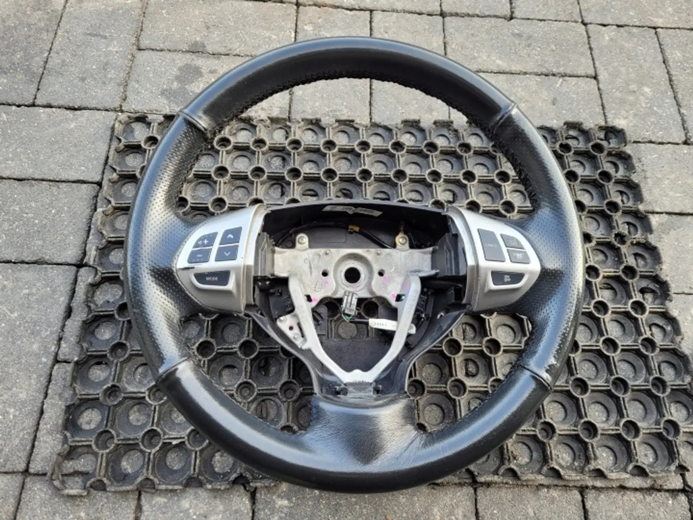Руль к Mitsubishi Lancer 2009