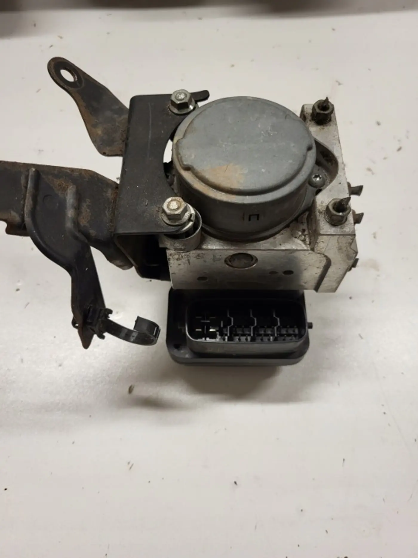 Блок ABS к Mitsubishi L200 2006