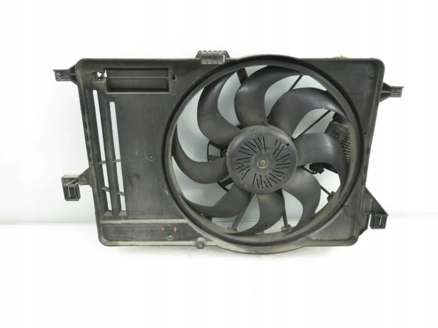 Вентилятор радиатора к Ford Focus 2011