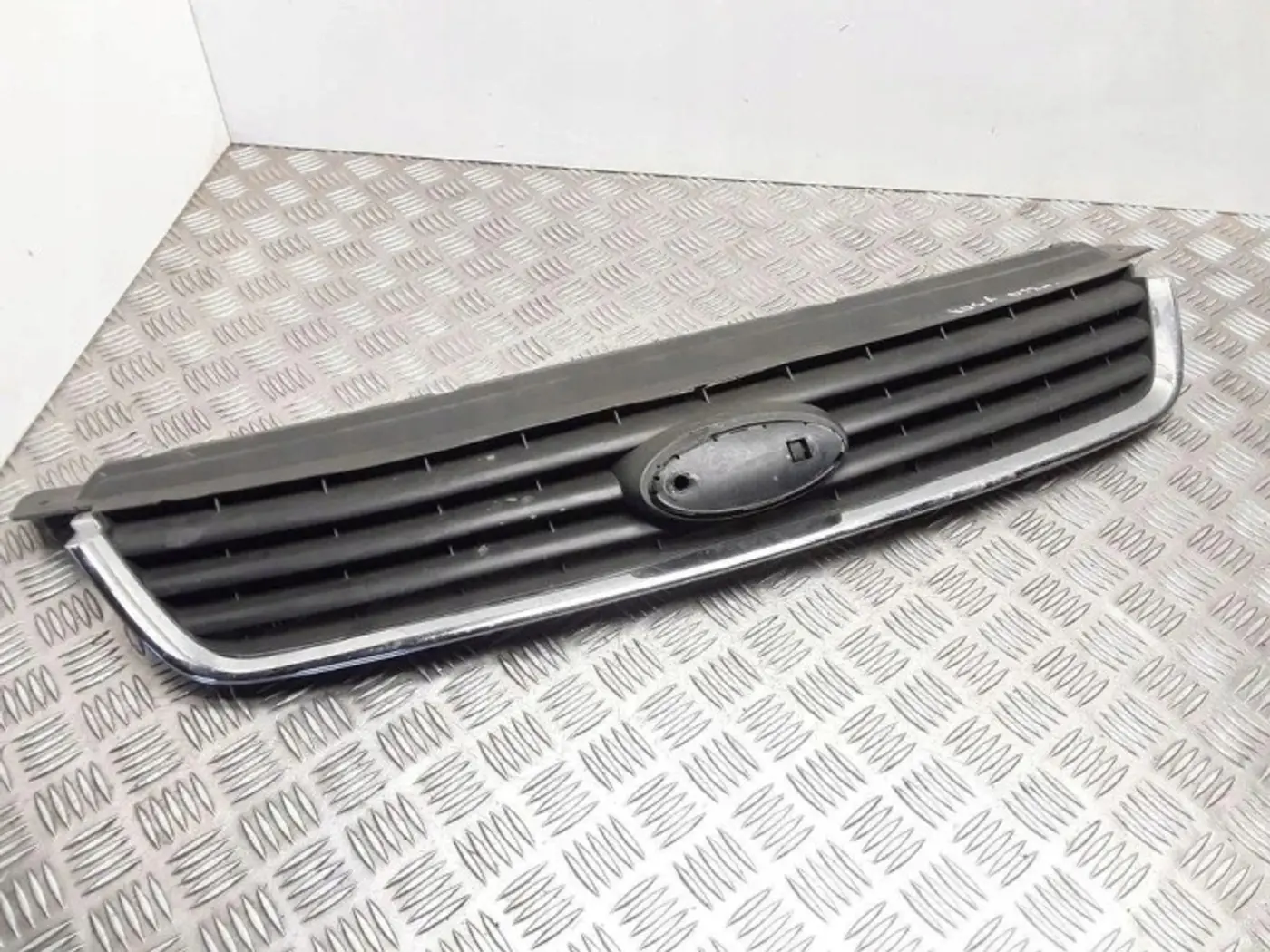 Решетка радиатора к Ford Kuga 2008