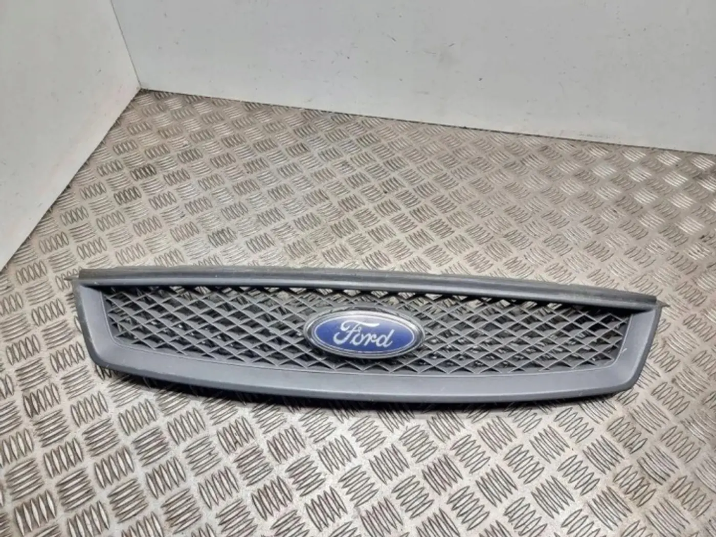 Решетка радиатора к Ford Focus 2005