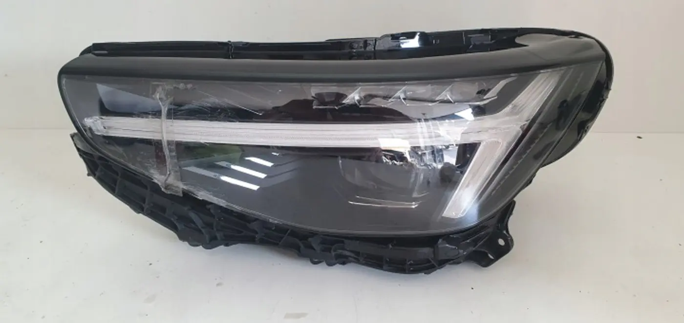 Фара левая к Volvo XC40 2022