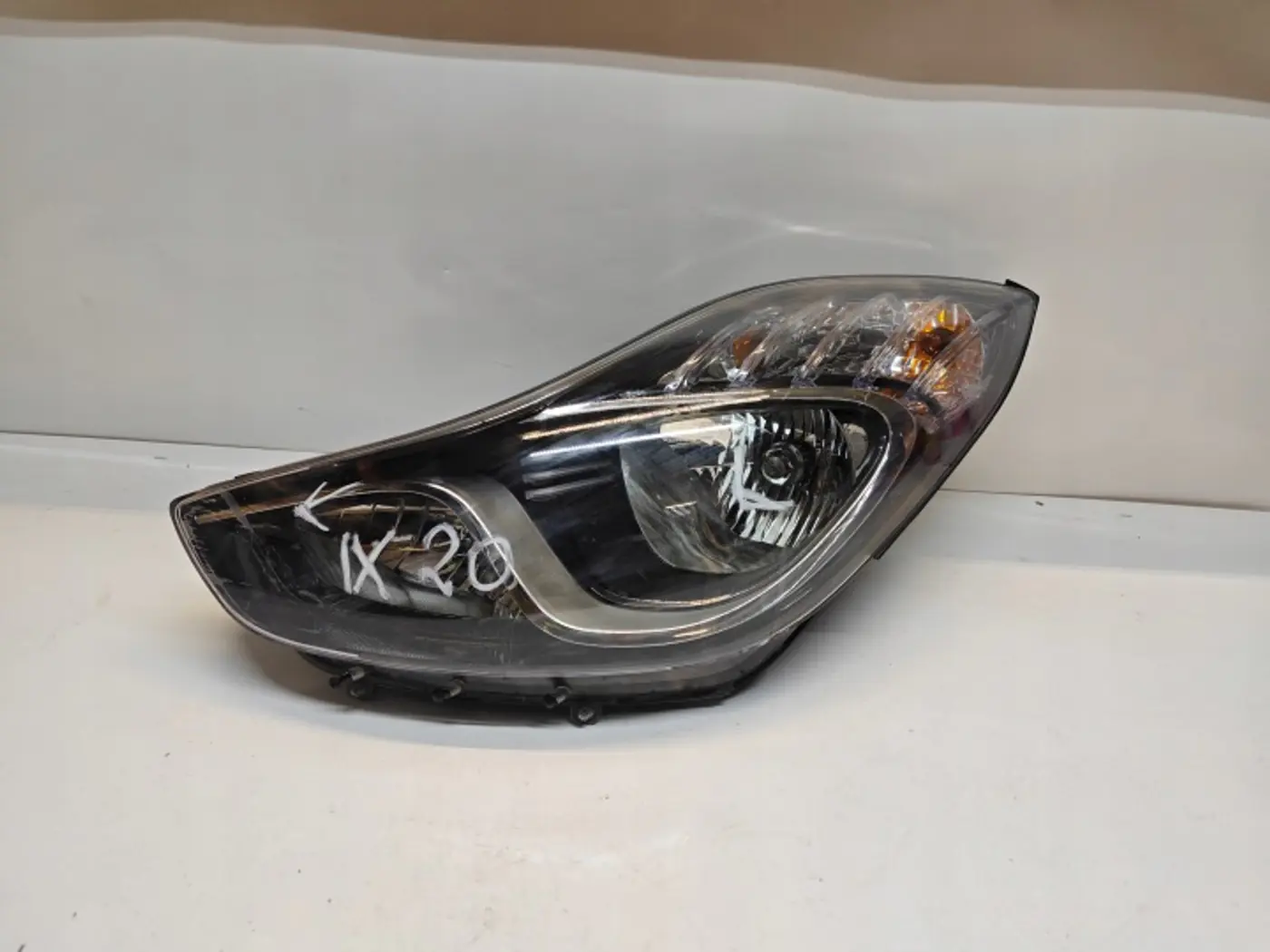 Фара левая к Hyundai ix20 2015