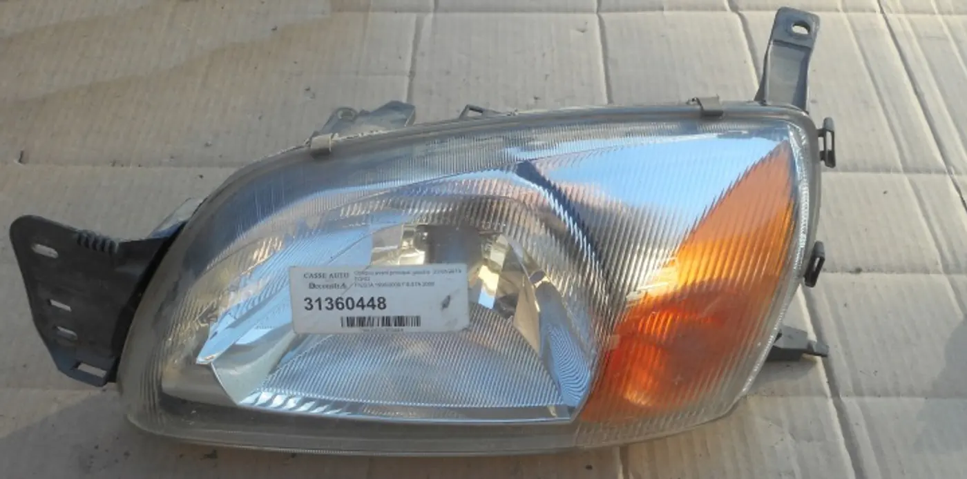 Фара левая к Ford Fiesta 2005
