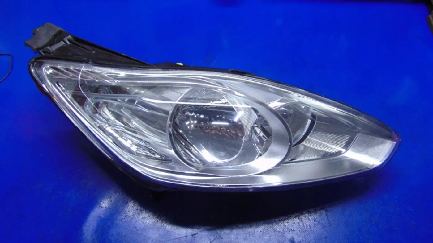 Фара правая к Ford C-MAX 2010