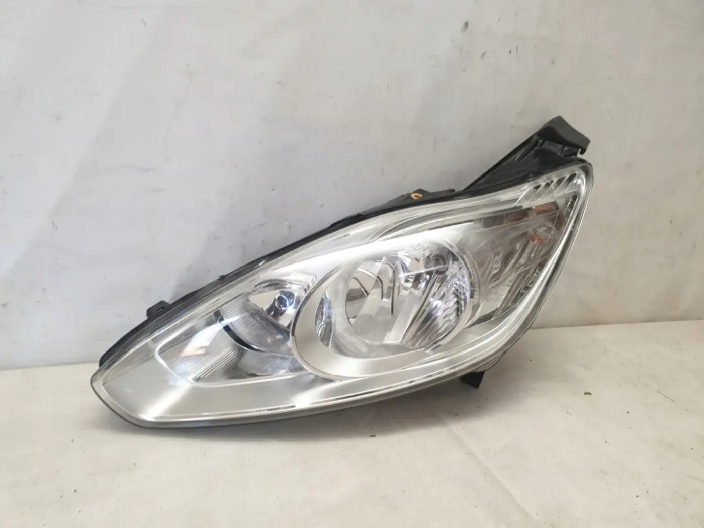 Фара левая к Ford C-MAX 2010