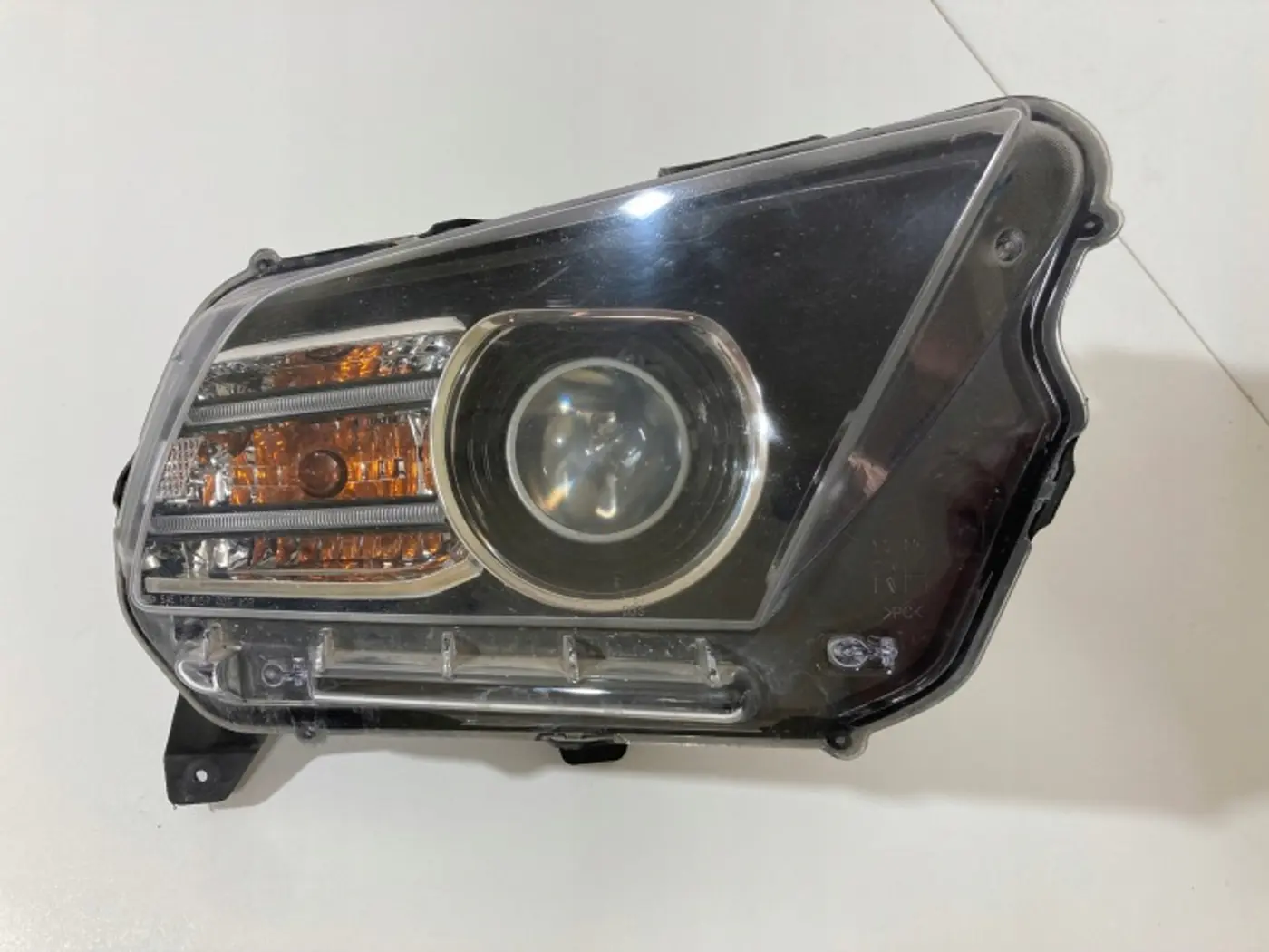 Фара правая к Ford Mustang 2004