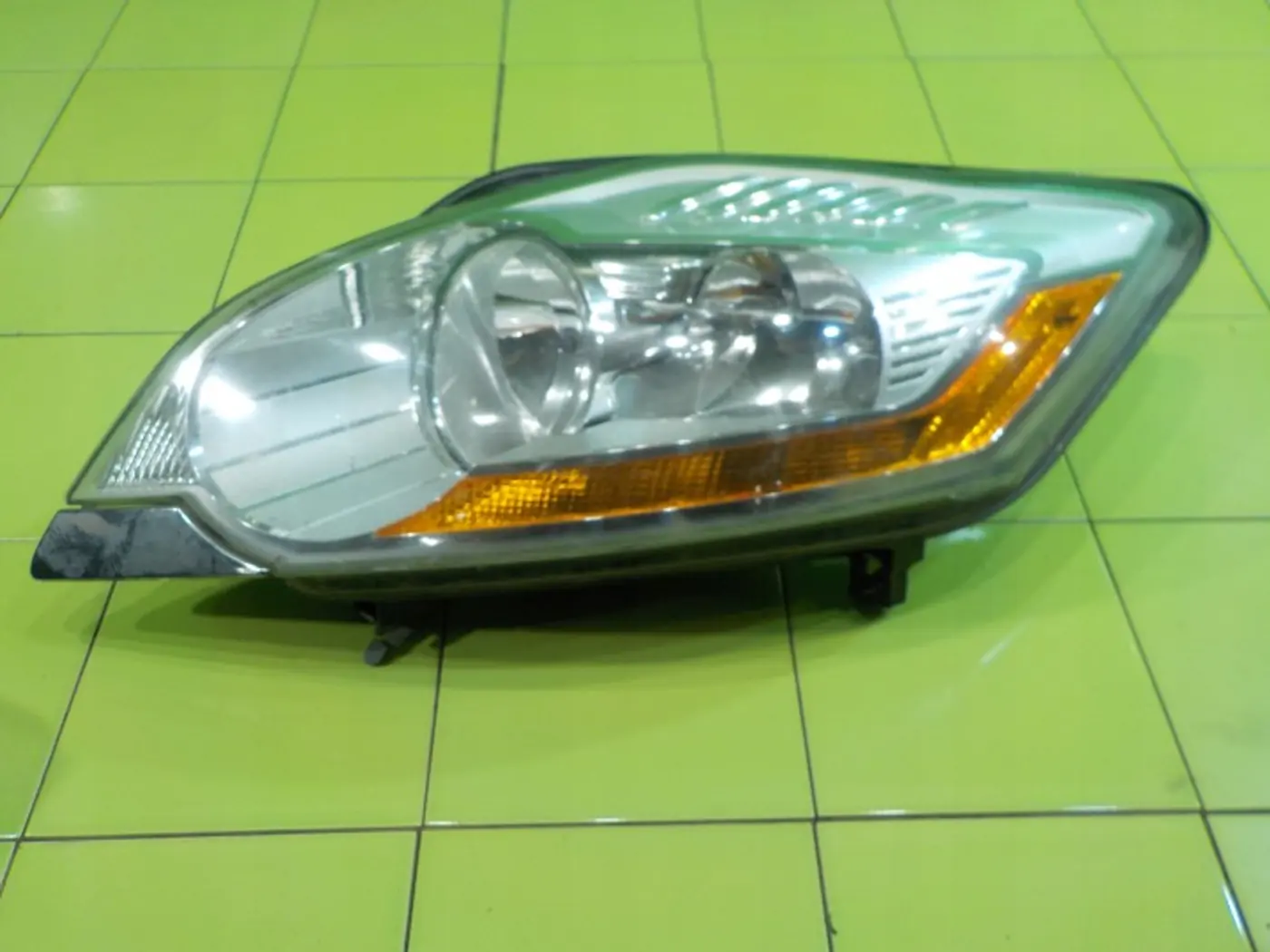 Фара левая к Ford Kuga 2010