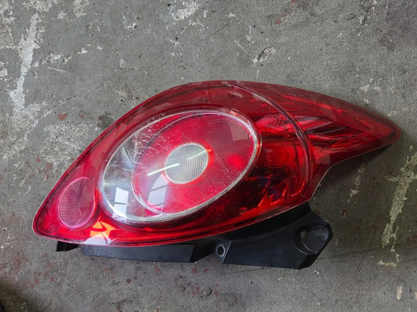Фонарь задний левый к Ford KA 2008