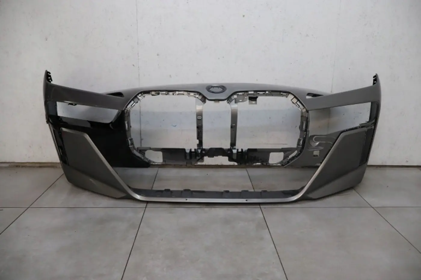 Бампер передний к BMW i7 2022