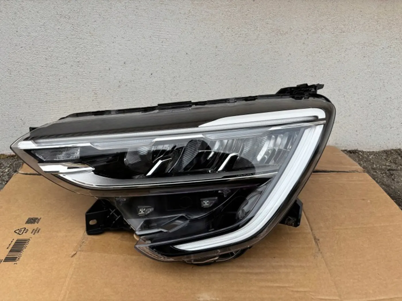 Фара левая к Renault Arkana 2019