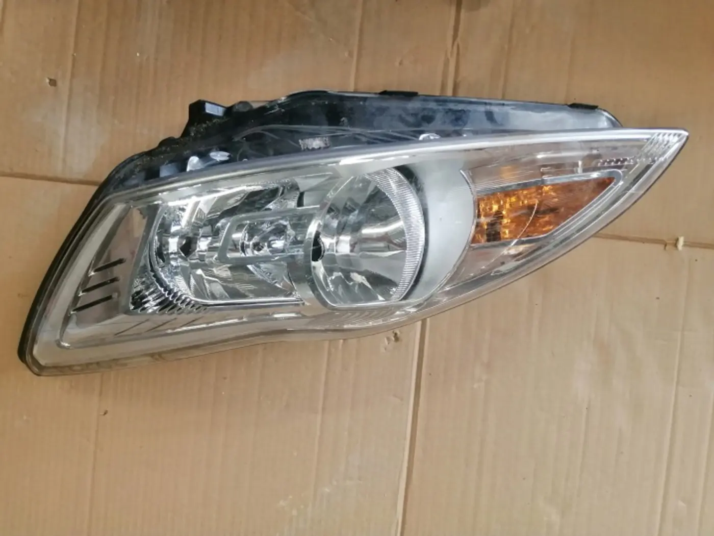 Фара левая к Ford Focus 2005