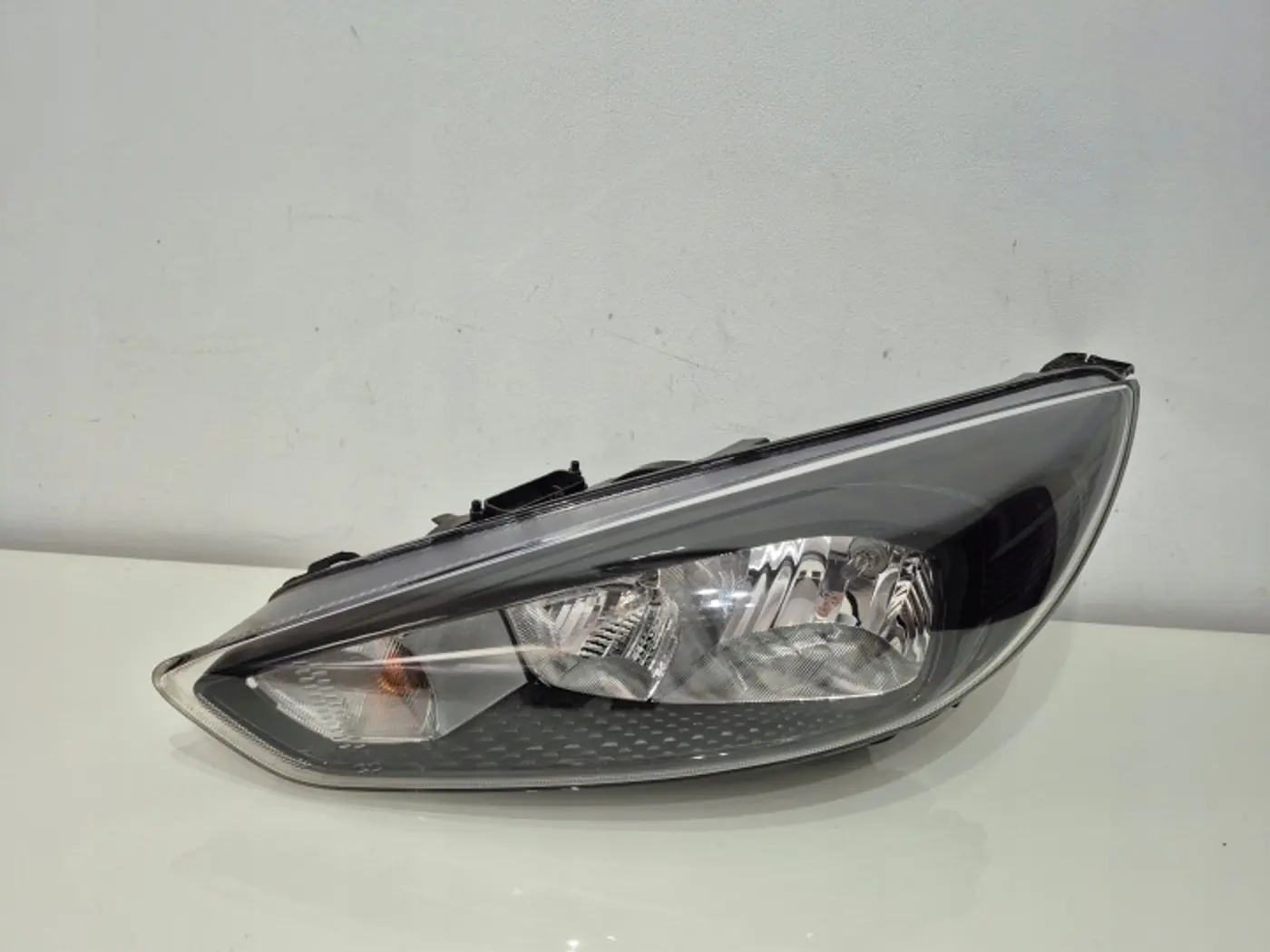 Фара левая к Ford Focus 2014