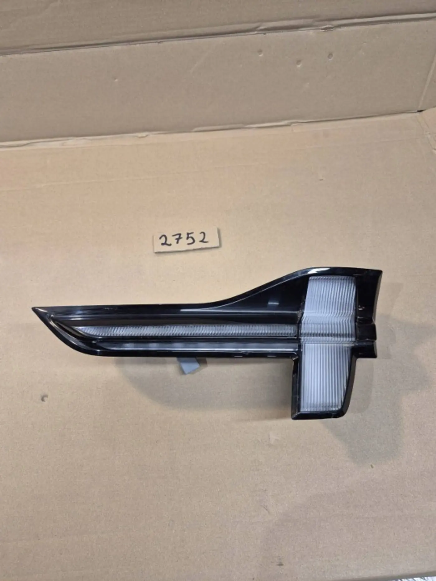 Фонарь задний правый к Ford Mustang Mach-E 2020