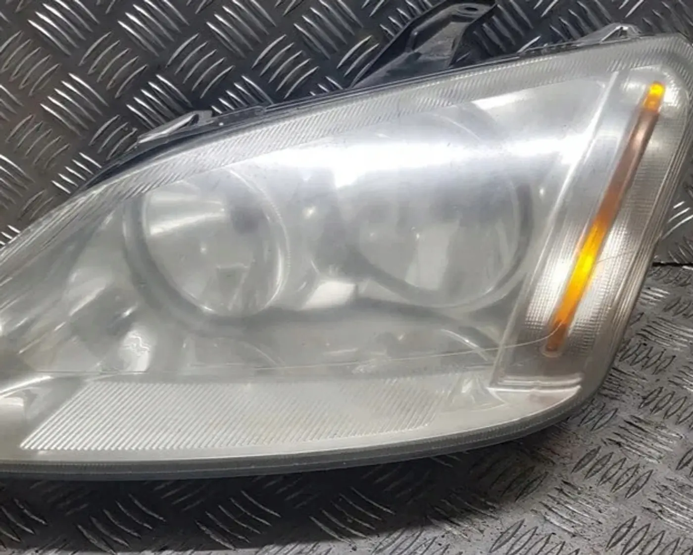 Фара левая к Ford C-MAX 2010