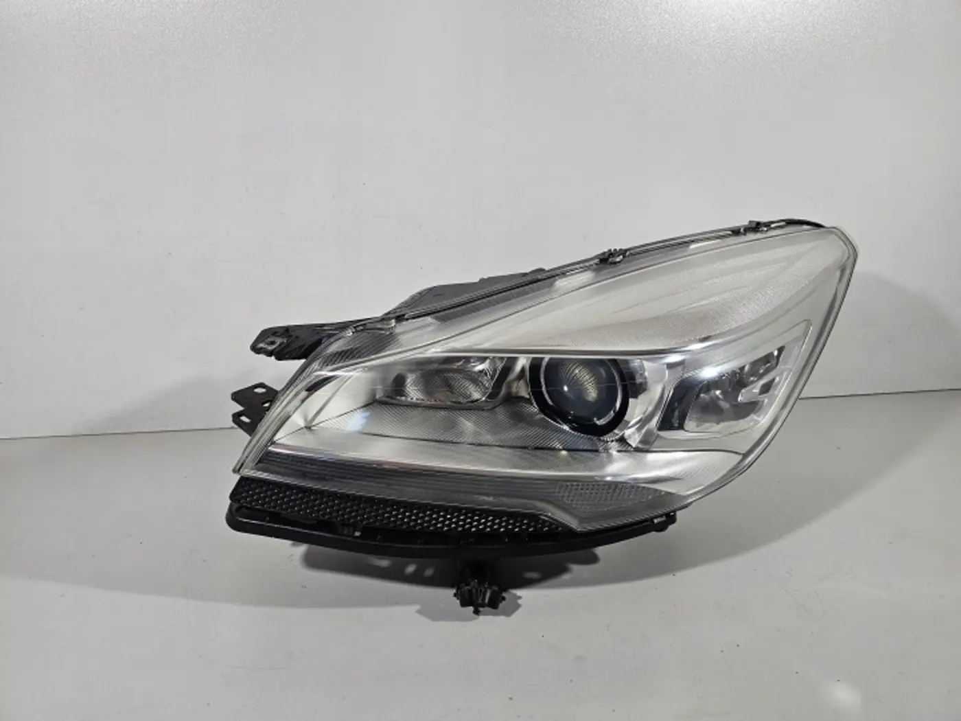 Фара левая к Ford Kuga 2013