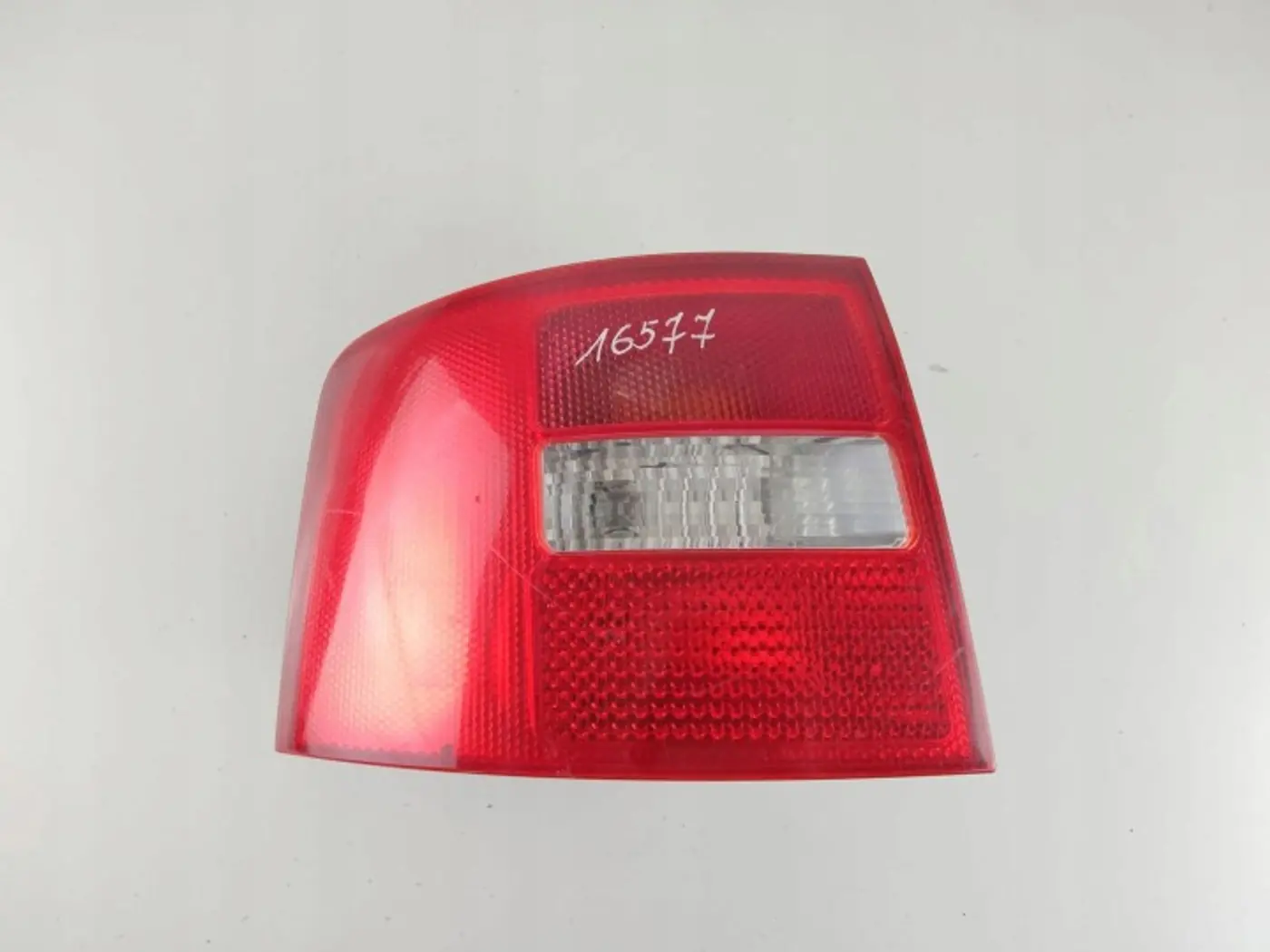Фонарь задний левый к Audi S6 1999