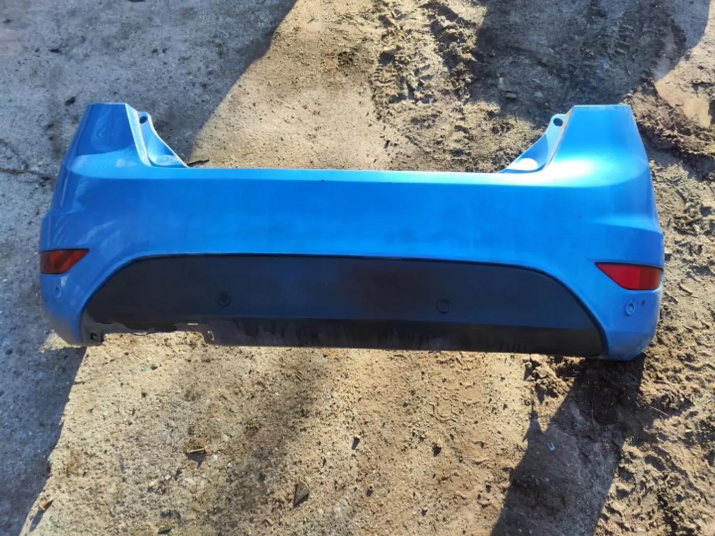 Бампер задний к Ford Fiesta 2001