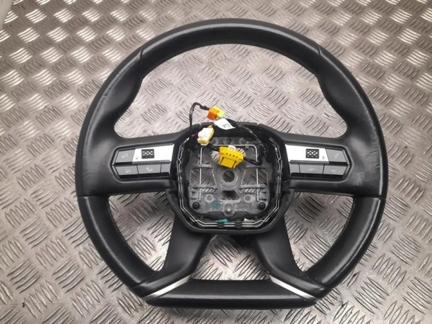 Руль к Citroen DS7 2017