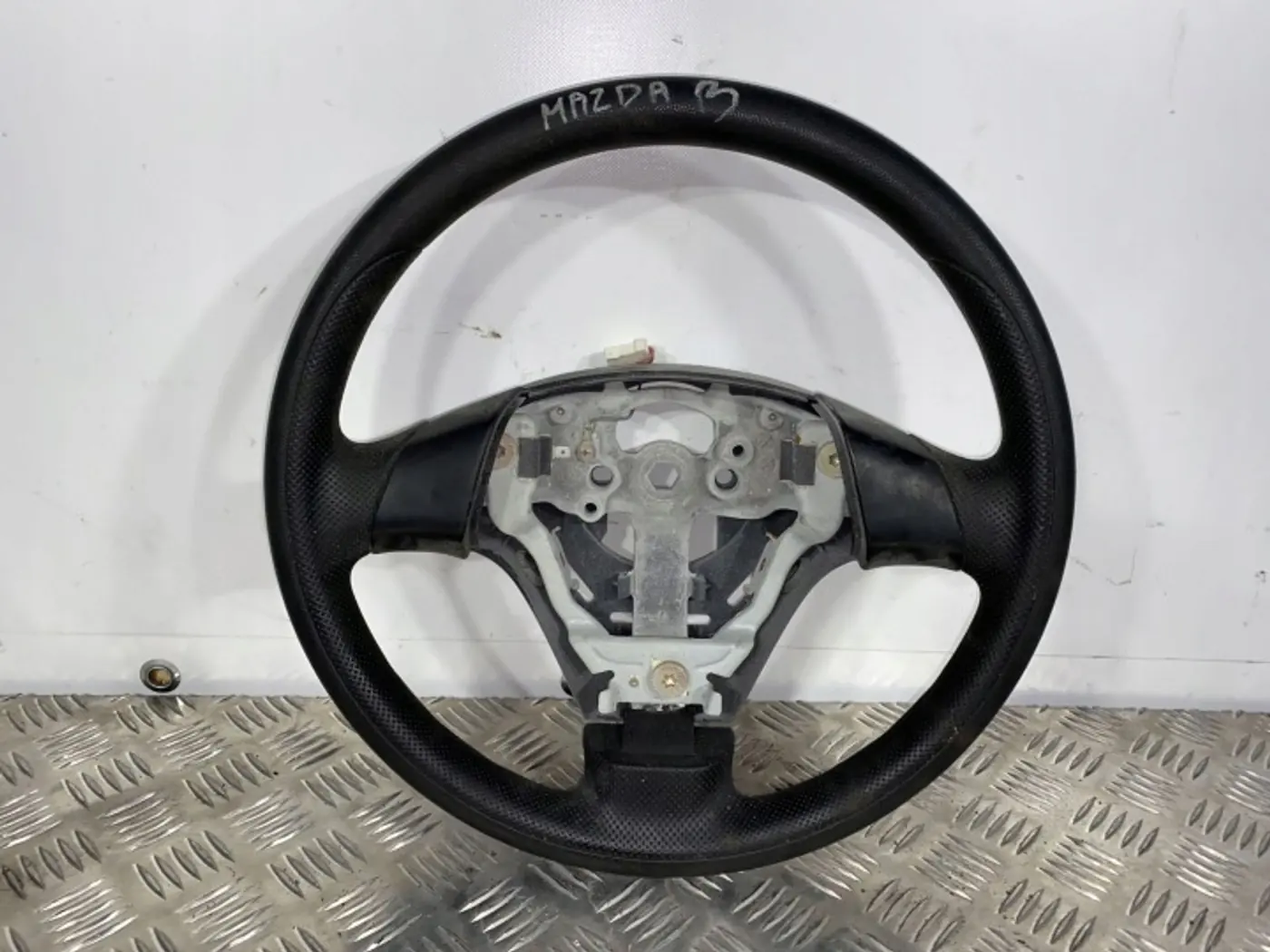 Руль к Mazda 2 2003