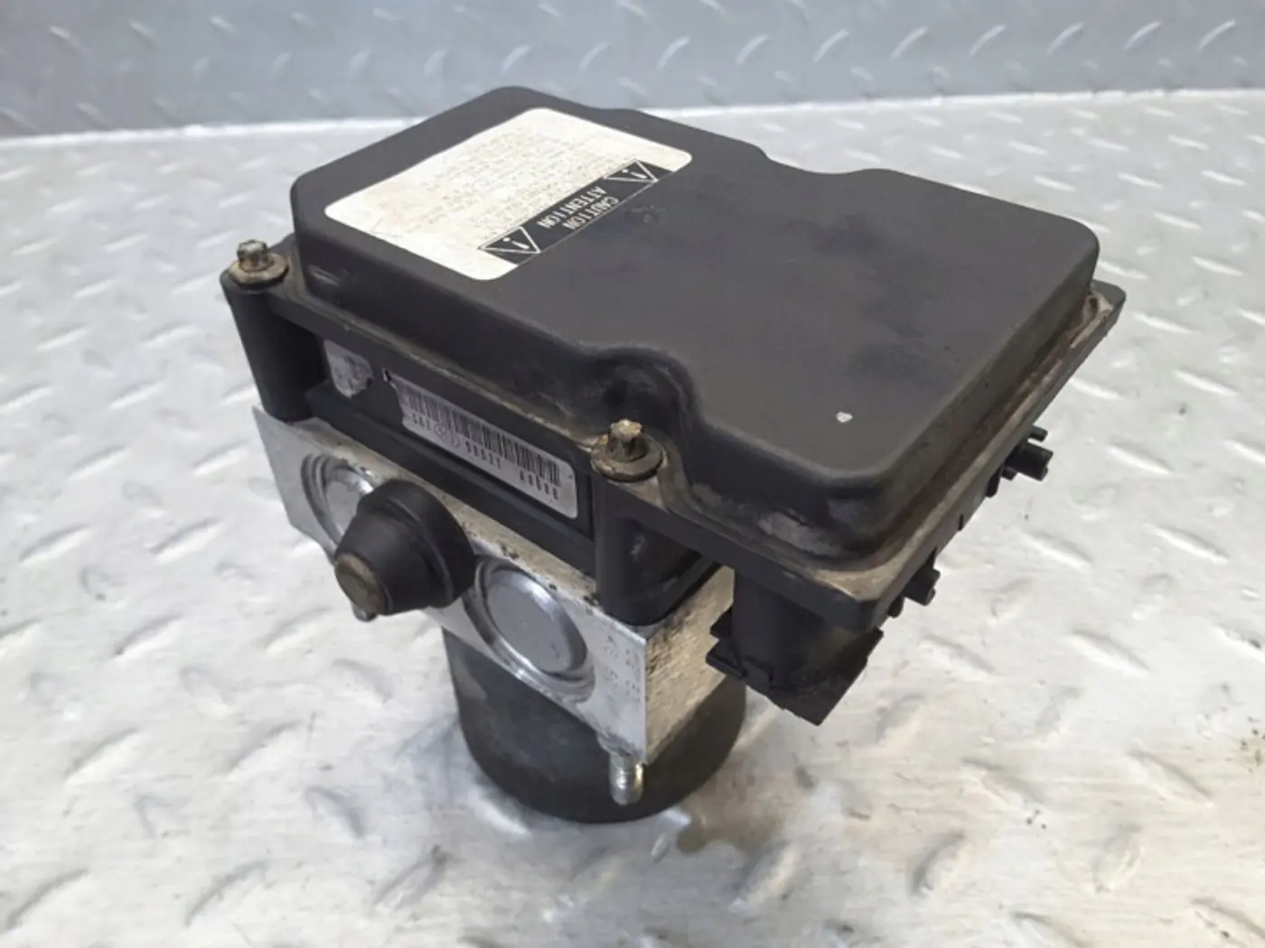 Блок ABS к Toyota Previa 2001
