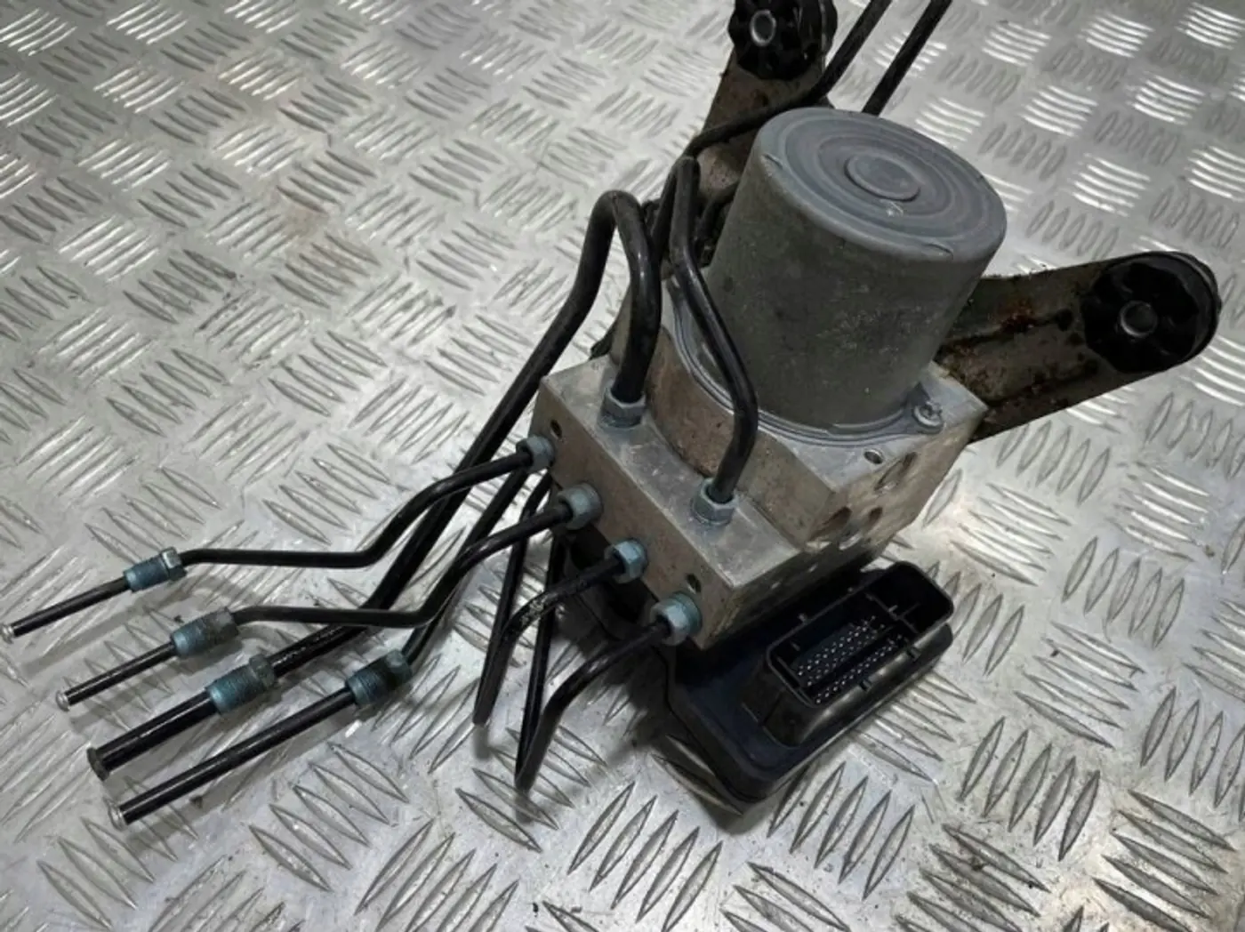 Блок ABS к BMW M5 2011
