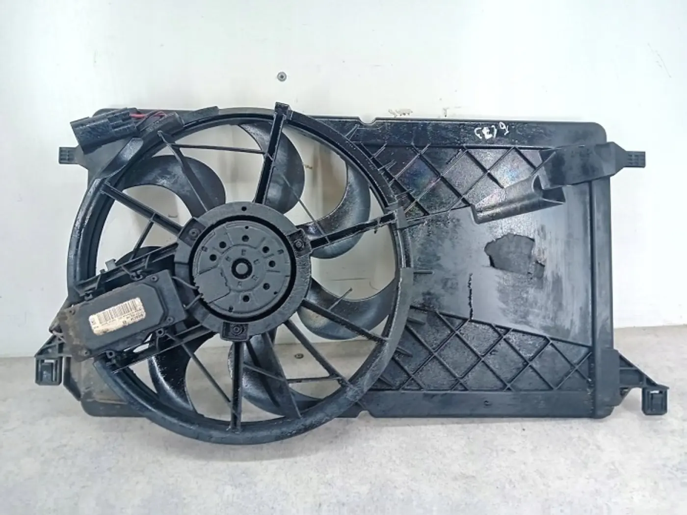 Вентилятор радиатора к Ford Focus 2005