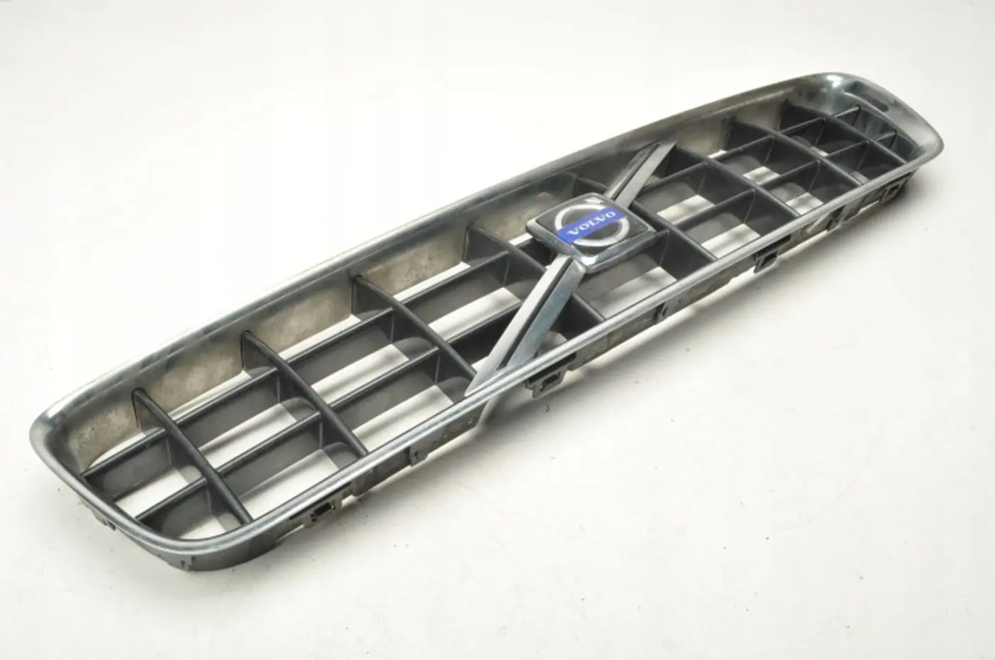 Решетка радиатора к Volvo C70 2005