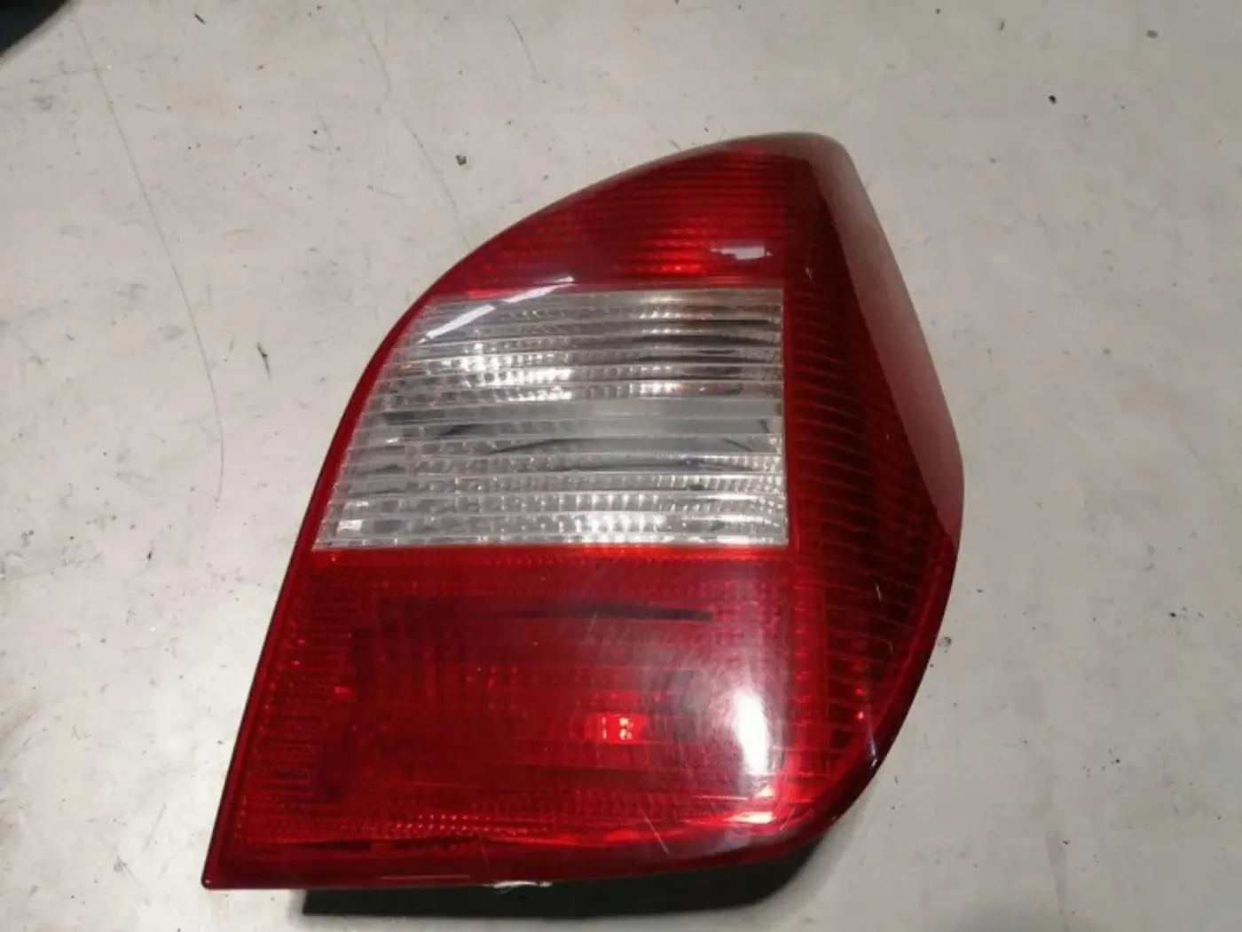 Фонарь задний правый к Citroen C2 2003