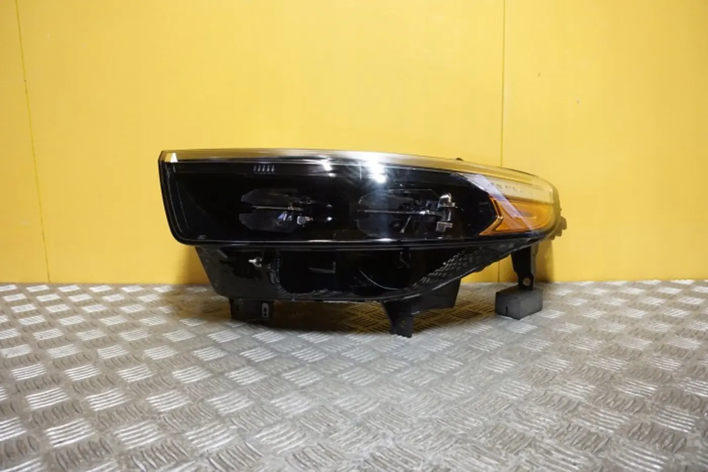 Фара левая к Ford Explorer 2010