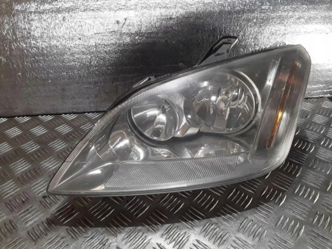 Фара левая к Ford C-MAX 2010