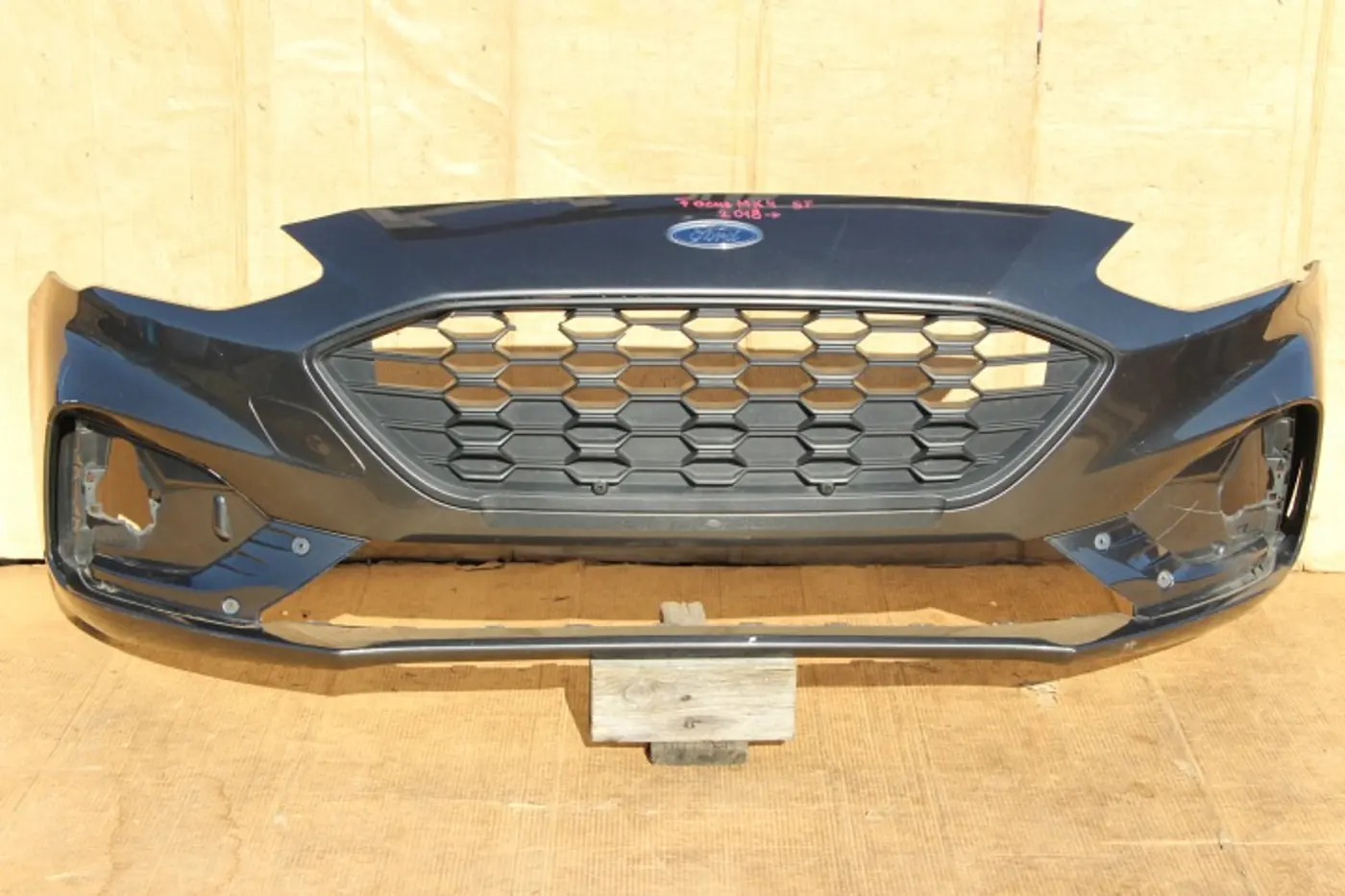 Бампер передний к Ford C-MAX 2010
